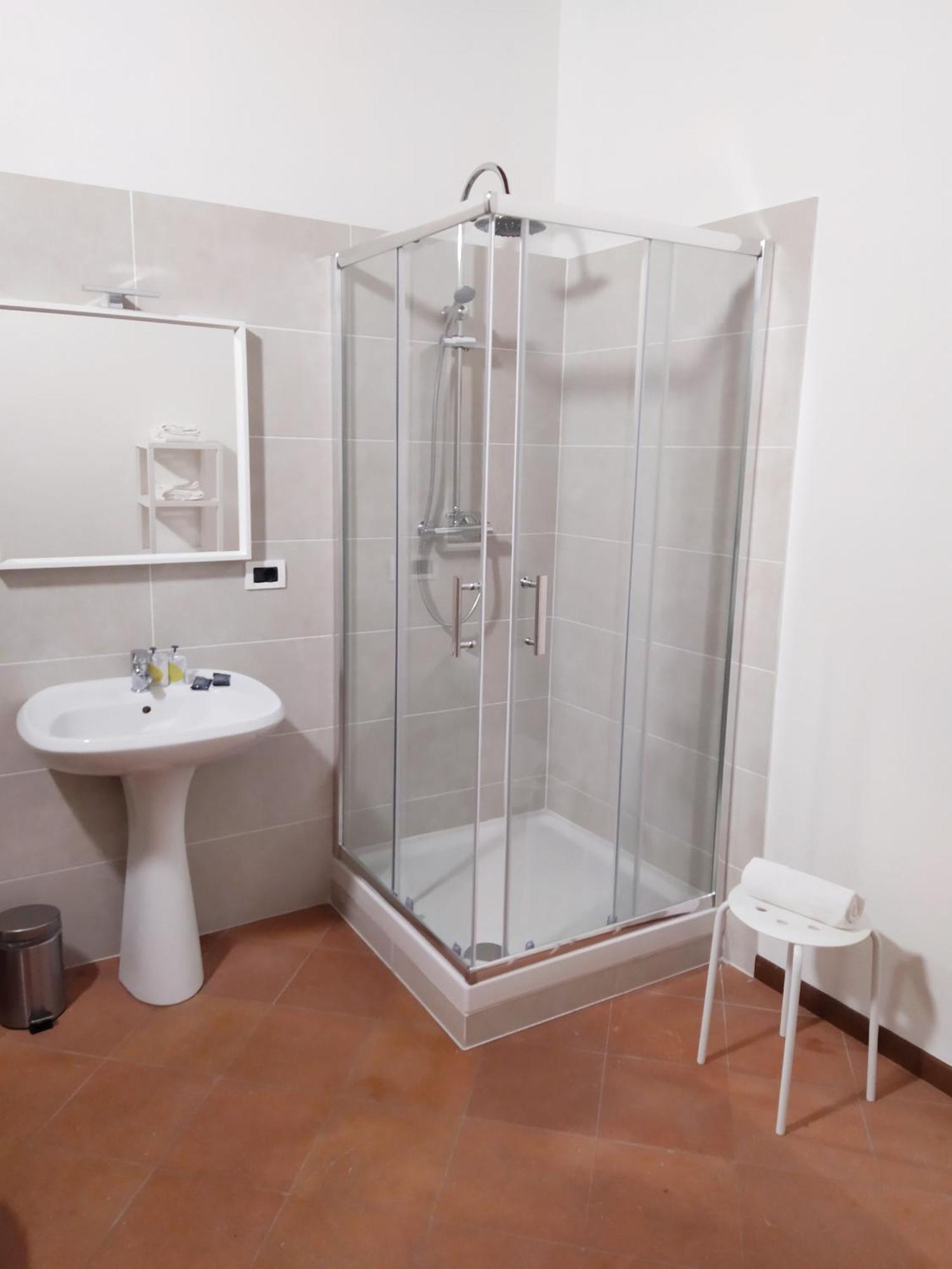 Carducci 49 Otel Mantua Oda fotoğraf